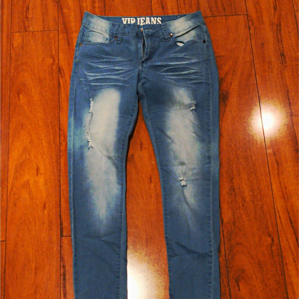 VIP Jeans Women's Light Wash Distressed Bootcut Stretch 5-Pocket Jeans 5/6